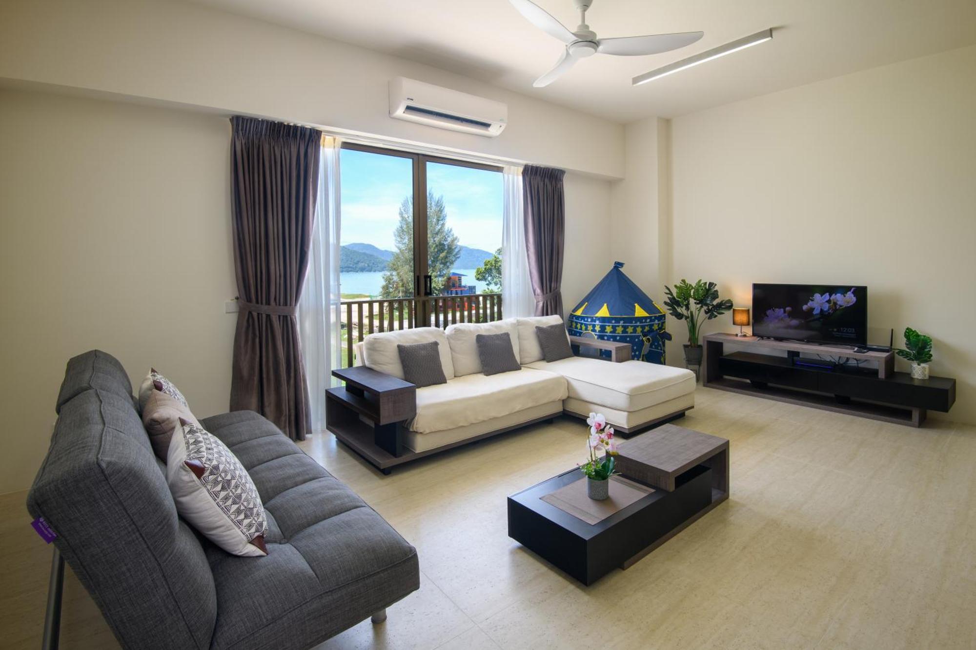 By The Sea Beach Front Apartment Batu Ferringhi Eksteriør billede
